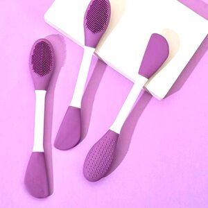 Dual-Head Silicone Facial Mask Brush For Cleansing, Massaging, Applying Masks